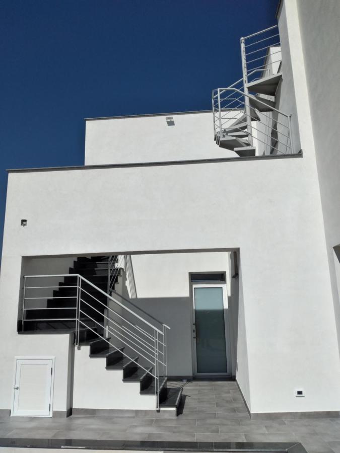 La Dama Bianca Bovo Marina Hotell Montallegro Exteriör bild