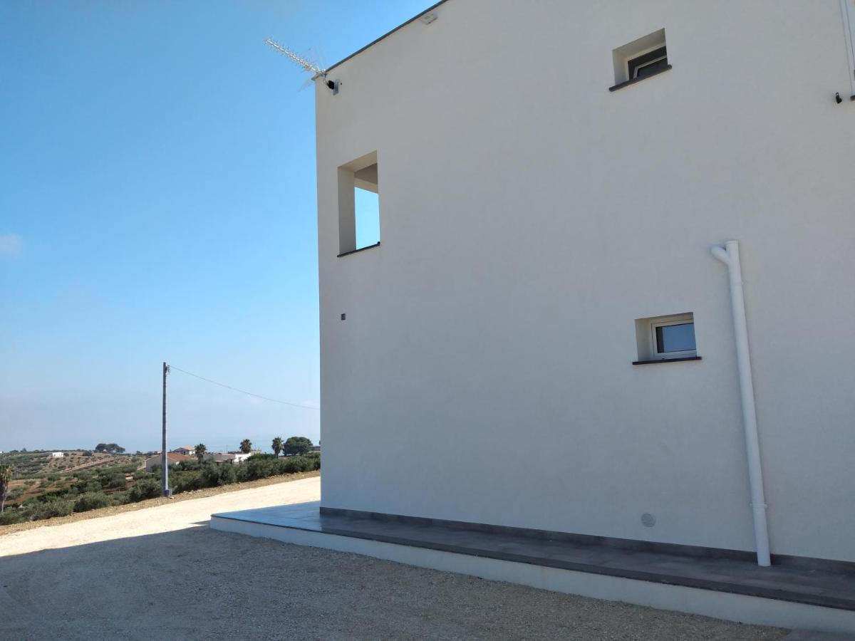 La Dama Bianca Bovo Marina Hotell Montallegro Exteriör bild